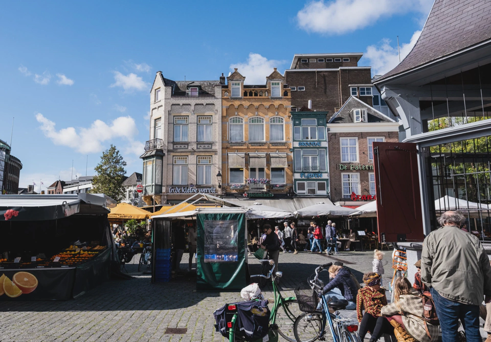 Market square in Den Bosch.