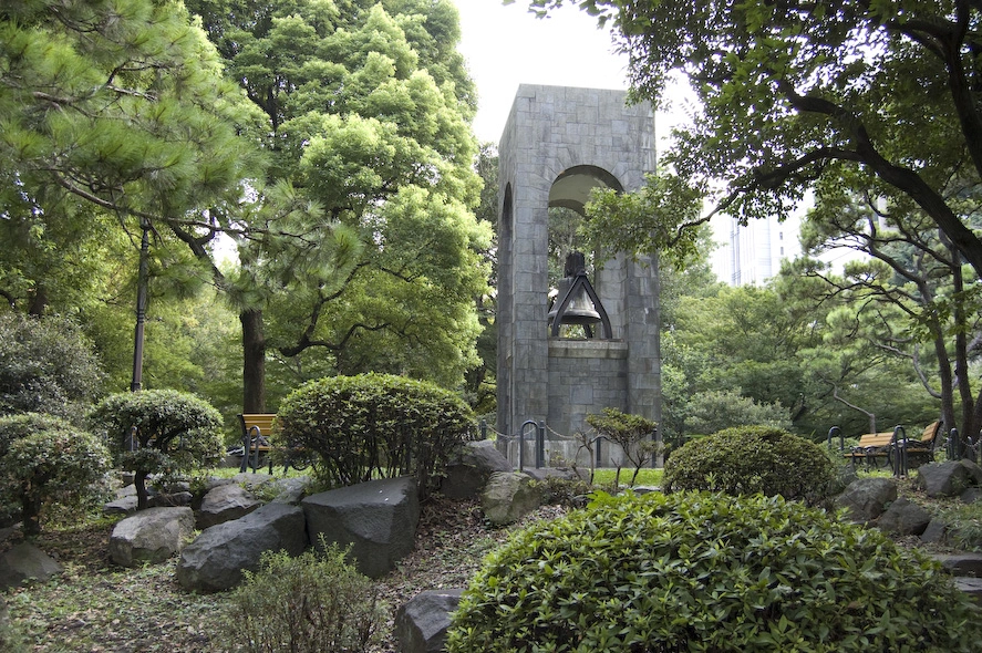 Esta campana junto a otra que hay en Ueno se encargaban de dar la hora a los tokyotas de la era Edo.