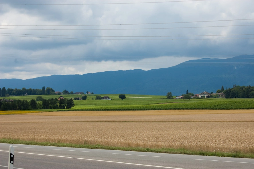 Y ya a pocos minutos de llegar al CERN el destino me obsequió con este bonito paisaje.